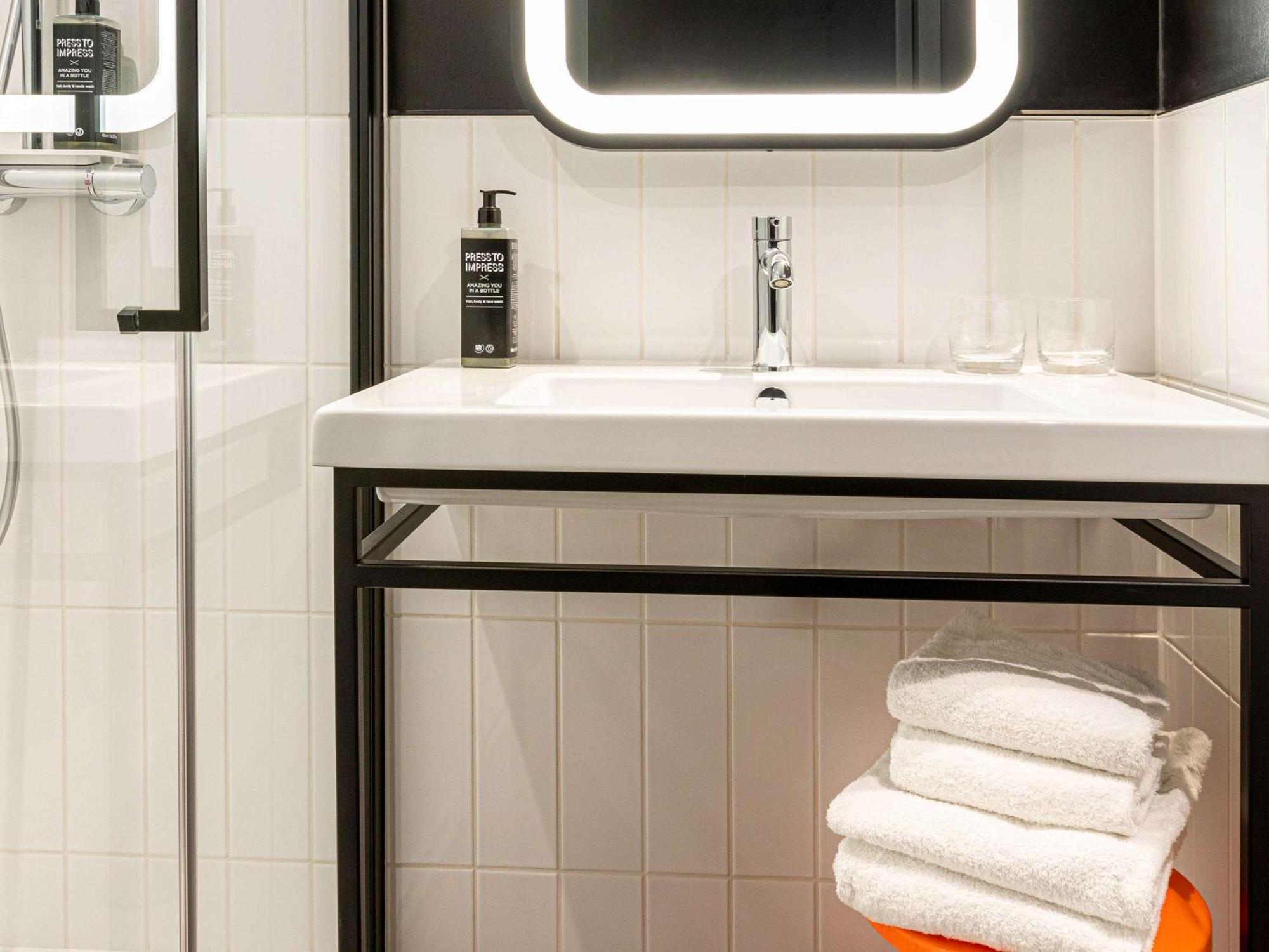 Ibis Styles Paris Вильжюиф Экстерьер фото